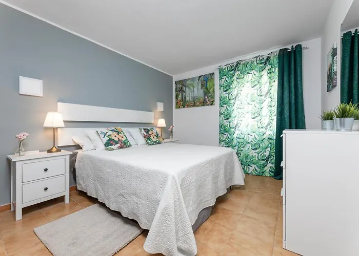 The Colors House, 646 - Private